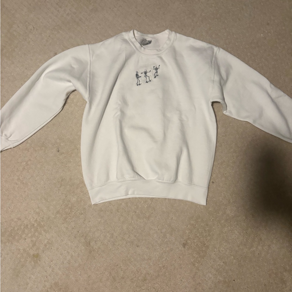 Gildan White Sweatshirt